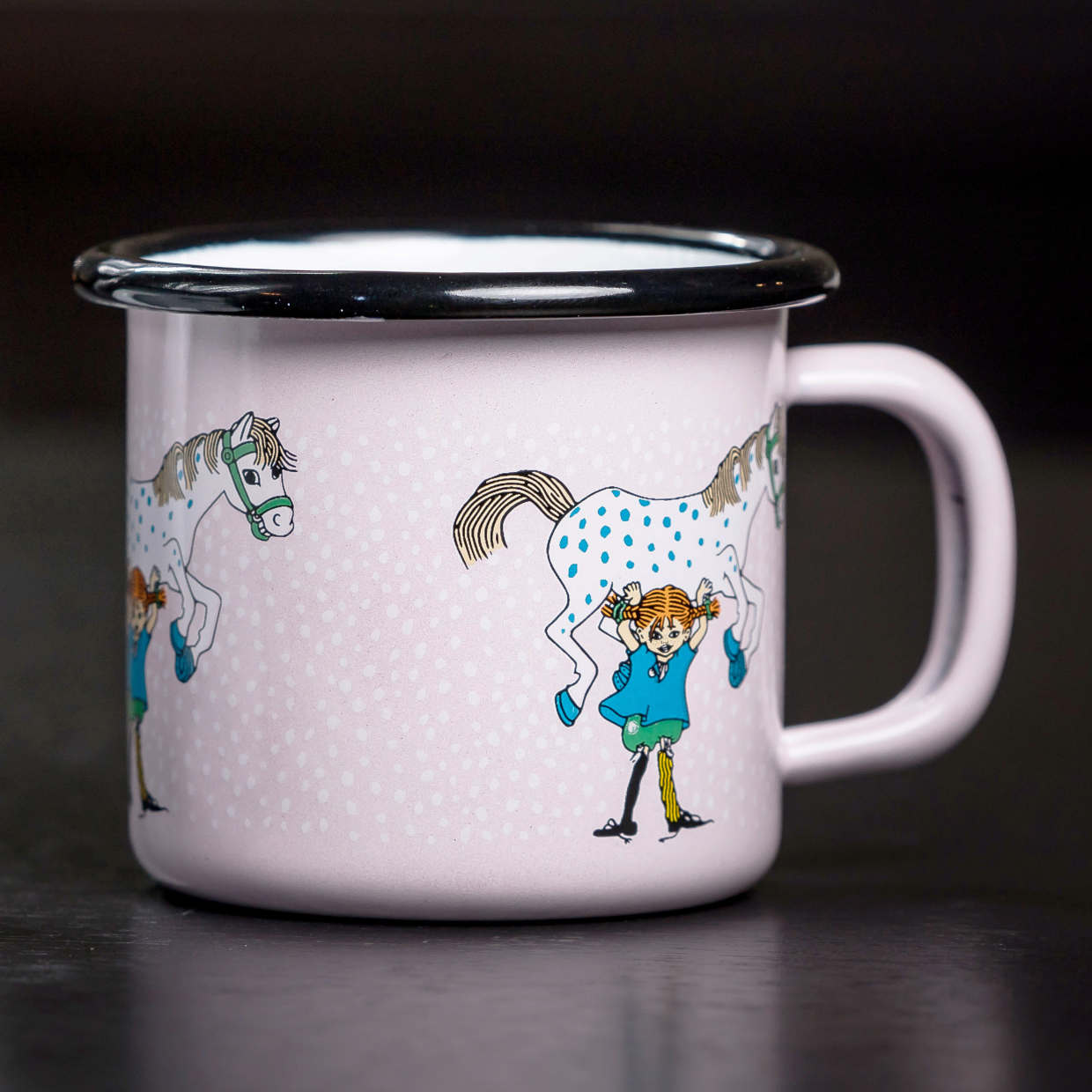 Tasse aus Emaille: Pippi Langstrumpf - Pippi und das Pferd rosa von Muurla