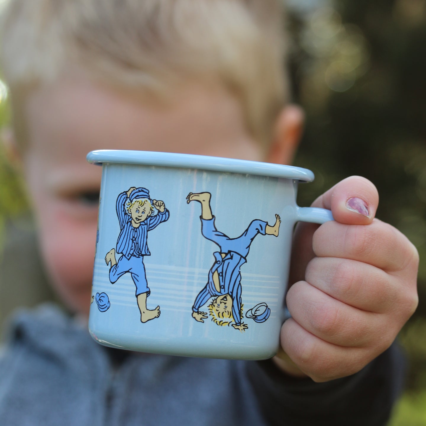 Tasse aus Emaille: Michel aus Lönneberga, Michel blau von Muurla