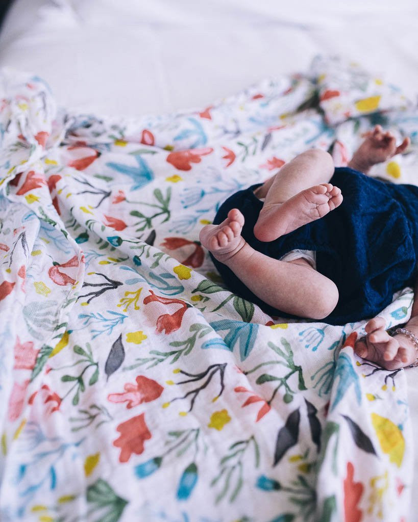 Cotton Muslin Swaddle: "Meadow" von Little Unicorn