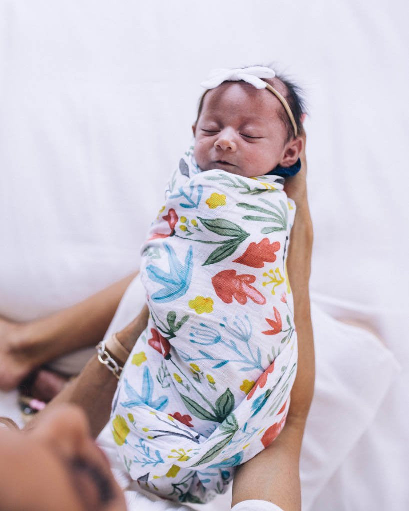 Cotton Muslin Swaddle: "Meadow" von Little Unicorn