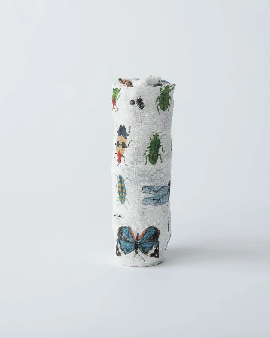 Deluxe Muslin Swaddle: "Bugs" von Little Unicorn