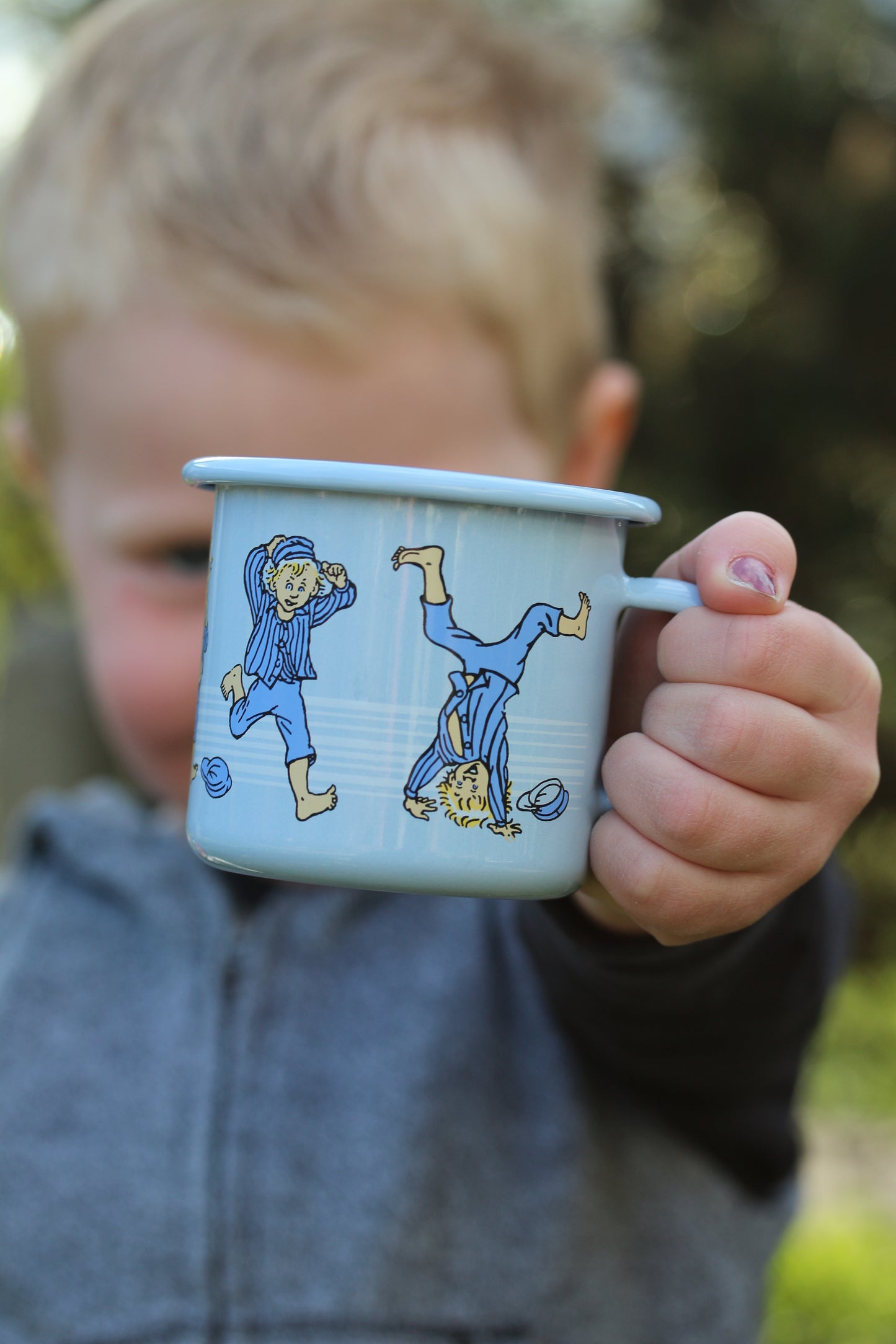 Tasse aus Emaille: Michel aus Lönneberga, Michel blau von Muurla