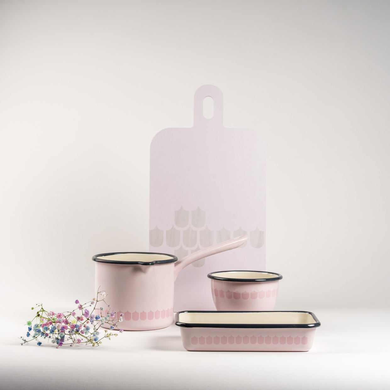 Saucenpfanne aus Emaille: Vappu in the Kitchen - rosa von Muurla